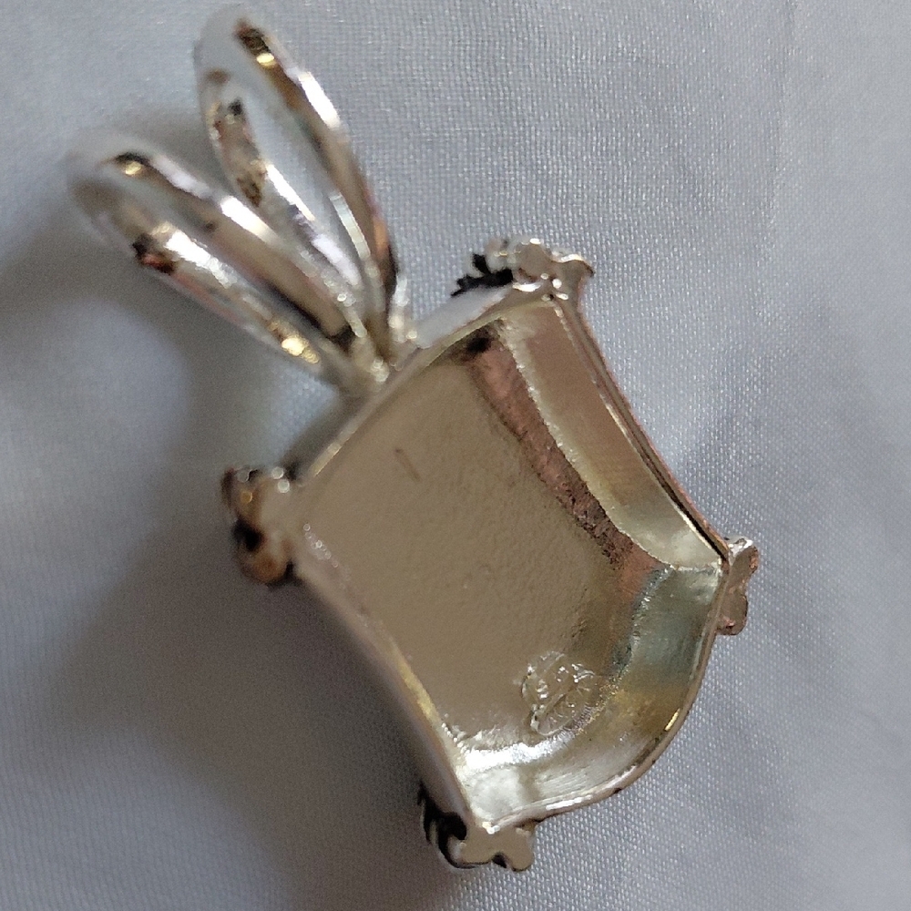 Avon Silver and Black Pendant Necklace - Picture 4 of 7